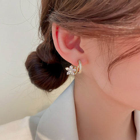 ピアス 花モチーフ レディース きらきら おしゃれ アクセサリー ゴールド きれいめ 耳飾り お呼ばれ ジュエリー 結婚式 パーティー 韓国ファッション上品 清楚 80YUNNIAN-003