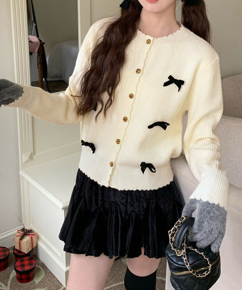 ニットカーディガンリボン飾り 秋冬ニット レディース 韓国風ニットトップスクルーネック 大人可愛い 長袖ニットアウター 程よい甘さセーター メタルボタンニット羽織 83CHENXN-006