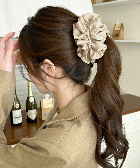 パールバナナクリップサテン風ヘアクリップ しっかり留まる大きめ髪留め 韓国風ヘアアクセサリー大人可愛い おしゃれハーフアップ 簡単ヘアアレンジグッズ ポニーテール 83SUIMIN-001