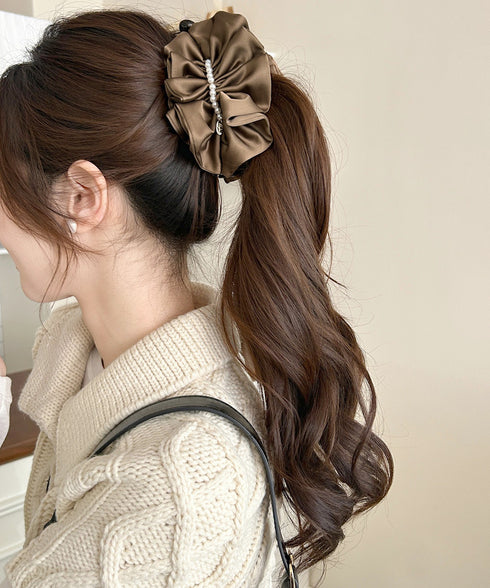 パールバナナクリップサテン風ヘアクリップ しっかり留まる大きめ髪留め 韓国風ヘアアクセサリー大人可愛い おしゃれハーフアップ 簡単ヘアアレンジグッズ ポニーテール 83SUIMIN-001