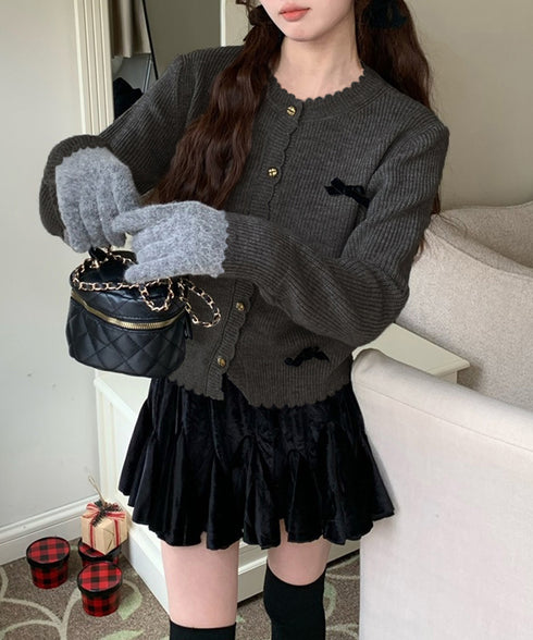 ニットカーディガンリボン飾り 秋冬ニット レディース 韓国風ニットトップスクルーネック 大人可愛い 長袖ニットアウター 程よい甘さセーター メタルボタンニット羽織 83CHENXN-006