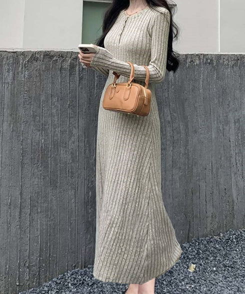 リブニットワンピース 長袖 ロングワンピ レディース フロントボタンワンピース タイトめシルエット 大人可愛い Vネックボディコンワンピ 無地ストレッチワンピ秋冬 83JXX-001