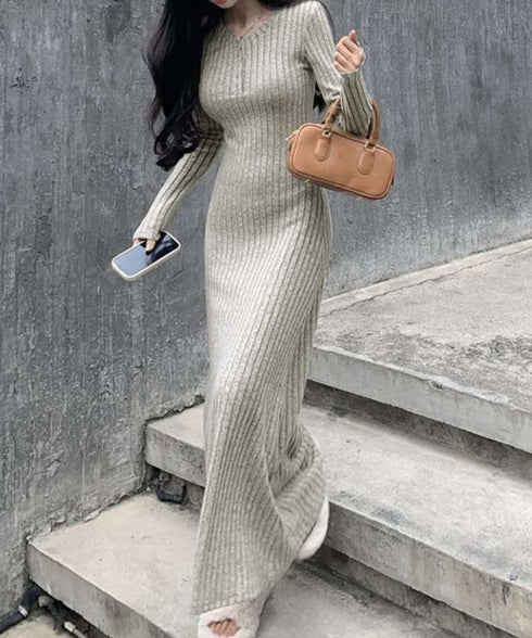 リブニットワンピース 長袖 ロングワンピ レディース フロントボタンワンピース タイトめシルエット 大人可愛い Vネックボディコンワンピ 無地ストレッチワンピ秋冬 83JXX-001