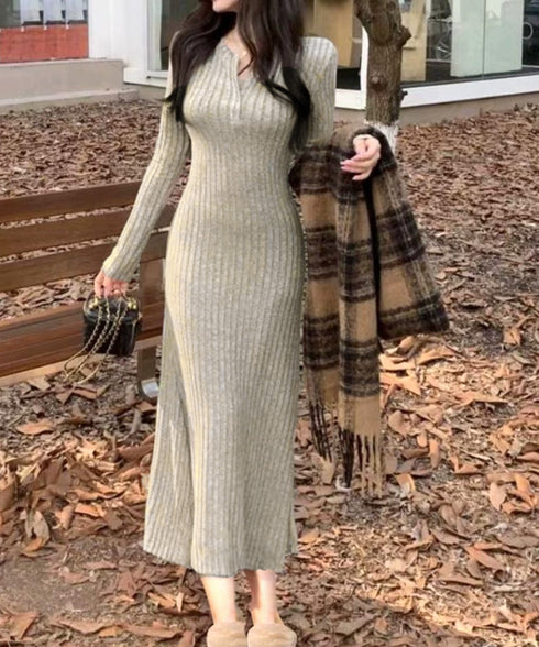 リブニットワンピース 長袖 ロングワンピ レディース フロントボタンワンピース タイトめシルエット 大人可愛い Vネックボディコンワンピ 無地ストレッチワンピ秋冬 83JXX-001