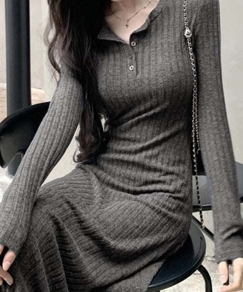 リブニットワンピース 長袖 ロングワンピ レディース フロントボタンワンピース タイトめシルエット 大人可愛い Vネックボディコンワンピ 無地ストレッチワンピ秋冬 83JXX-001