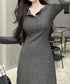リブニットワンピース 長袖 ロングワンピ レディース フロントボタンワンピース タイトめシルエット 大人可愛い Vネックボディコンワンピ 無地ストレッチワンピ秋冬 83JXX-001