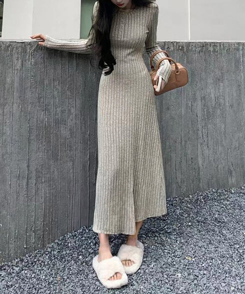 リブニットワンピース 長袖 ロングワンピ レディース フロントボタンワンピース タイトめシルエット 大人可愛い Vネックボディコンワンピ 無地ストレッチワンピ秋冬 83JXX-001