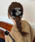 ヒョウ柄シャギーニットボリュームシュシュ 韓国風ヘアゴム ふわふわニットシュシュ 大人かわいいまとめ髪ゴム 秋冬ヘアアクセサリー人気レオパード柄アクセ簡単まとめ髪 83MEI-001