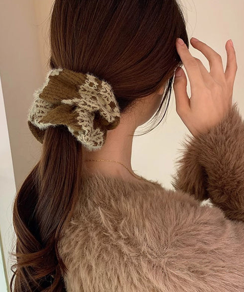 ヒョウ柄シャギーニットボリュームシュシュ 韓国風ヘアゴム ふわふわニットシュシュ 大人かわいいまとめ髪ゴム 秋冬ヘアアクセサリー人気レオパード柄アクセ簡単まとめ髪 83MEI-001