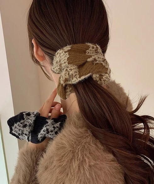 ヒョウ柄シャギーニットボリュームシュシュ 韓国風ヘアゴム ふわふわニットシュシュ 大人かわいいまとめ髪ゴム 秋冬ヘアアクセサリー人気レオパード柄アクセ簡単まとめ髪 83MEI-001