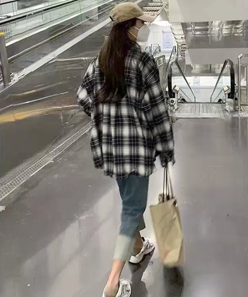 レディースチェックシャツブラウスレトロ風 大人カジュアル チェック柄シャツ ゆったりシャツカーディガン 長袖ライトアウター 体型カバー羽織り韓国風ビッグシャツ四季 83OUQING-002