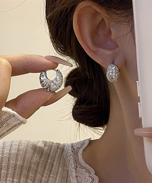 ビジューピアス韓国風 透かしピアス両耳用 オーバルピアスレディース 大人可愛いアクセサリー キラキラ 人気ピアス 華やか高見え 結婚式ピアス 高級感 誕生日ギフト 83QH-006