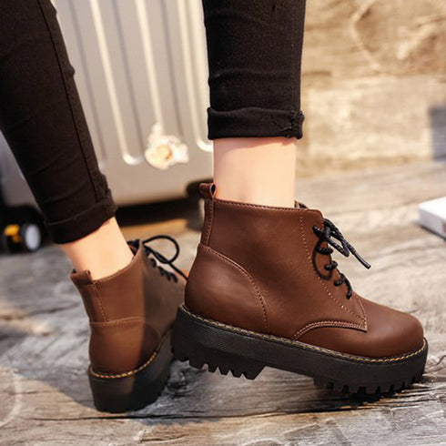 厚底ブーツ レディースショートブーツ韓国 トラックソールブーツ おしゃれ ボリュームソール 編み上げシューズ ローヒール靴 アンクルブーツ カジュアル靴 秋冬人気 83RAJL-010