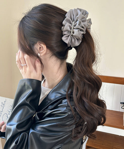 パールバナナクリップサテン風ヘアクリップ しっかり留まる大きめ髪留め 韓国風ヘアアクセサリー大人可愛い おしゃれハーフアップ 簡単ヘアアレンジグッズ ポニーテール 83SUIMIN-001