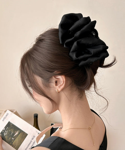 大きめバンスクリップ黒フェザーヘアアクセ 韓国風上品華やかボリュームシュシュ風ヘアクリップ 大人っぽいフリル黒髪飾り キラキラビジュー高級感ヘアアクセサリー髪留め 83SUIMIN-003
