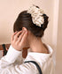 ボリュームシュシュバンスクリップ大人上品 大人可愛い 大きめヘアクリップ 小顔見え ボリュームフリル ヘアアクセサリー フェミニン 高見えまとめ髪 おしゃれ髪飾り 83SUIMIN-005
