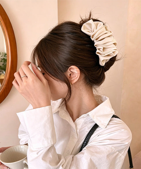 ボリュームシュシュバンスクリップ大人上品 大人可愛い 大きめヘアクリップ 小顔見え ボリュームフリル ヘアアクセサリー フェミニン 高見えまとめ髪 おしゃれ髪飾り 83SUIMIN-005