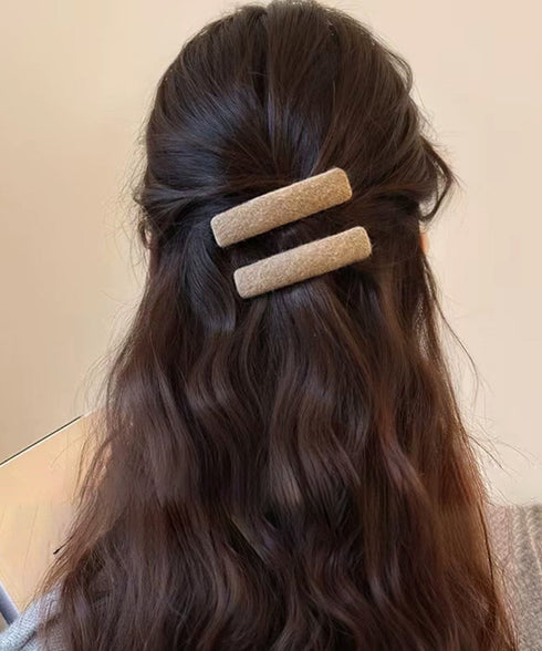 ウール調ヘアクリップ2点セットスリーピン フェルト風前髪クリップ跡がつかない 大人可愛いパッチンピンシンプル おしゃれヘアアクセサリーレトロ髪飾り起毛素材ヘアピン 83TTONG-001