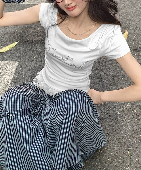 オフショルTロゴtシャツ肩リボントップス ワンショルダーカットソー ラインストーンロゴ 半袖カットソー 韓国風Tシャツ バレエコアY2Kトップス レースフリル夏服 83YICHANG-001