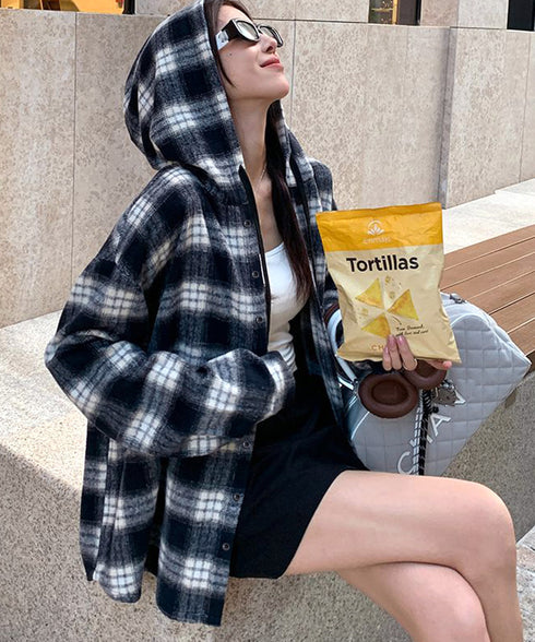 チェック柄フーデッドシャツレディース秋冬 微起毛BIGフードシャツ オーバーサイズシャツジャケット ミディアム丈レトロチェックシャツ ゆったりこなれ感秋服アウター 83YIGULI-001