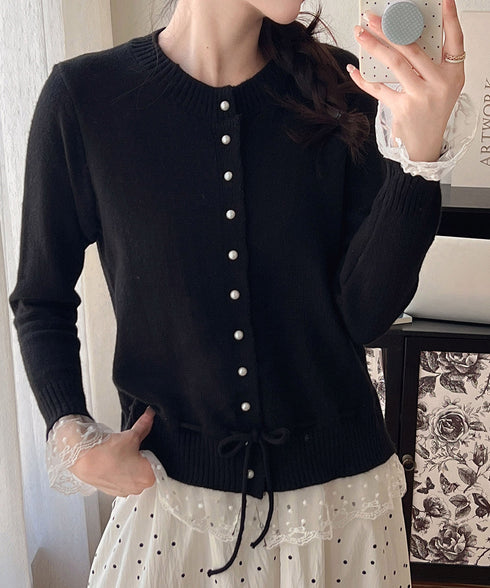レース切り替えニットカーディガン長袖秋冬 レディース クルーネックニット フェミニンニットトップス パール調ボタン 大人かわいいレイヤード風セーターウエストリボン 84MEIRJ-022
