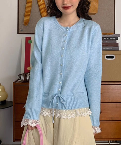 レース切り替えニットカーディガン長袖秋冬 レディース クルーネックニット フェミニンニットトップス パール調ボタン 大人かわいいレイヤード風セーターウエストリボン 84MEIRJ-022
