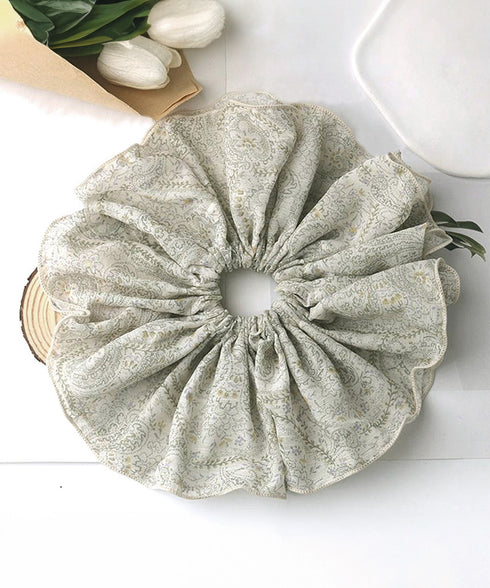 フリルシュシュ 大きめボリュームヘアゴム 韓国風フェミニンヘアアクセサリー ふんわりヘアシュシュ ボニーテール髪飾り 大人可愛いヘアアレンジ ハーフアップまとめ髪 84GUANIU-001