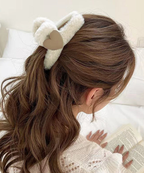 ヘアクリップ 韓国 ファーバンスクリップ 大人可愛い ふわふわ ヘアアクセサリー お洒落 髪留め ハーフアップ まとめ髪 便利グッズ ハート髪飾り 秋冬 きれいめ 84JLIAO-001