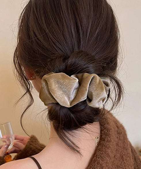 ベロアシュシュ大人可愛いヘアアクセサリー ベルベット質感髪留め 光沢感シュシュ柔らかい 簡単まとめ髪 大人可愛いビッグヘアゴム 韓国風 ポニーテールアクセ秋冬人気 84JULI-001