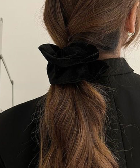 ベロアシュシュ大人可愛いヘアアクセサリー ベルベット質感髪留め 光沢感シュシュ柔らかい 簡単まとめ髪 大人可愛いビッグヘアゴム 韓国風 ポニーテールアクセ秋冬人気 84JULI-001