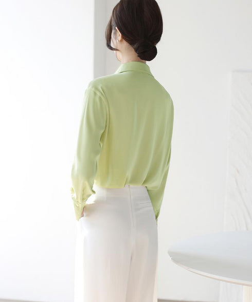 ツイストブラウス長袖ブラウスVネック上品 パールネックレス付きサテン風シャツブラウス フロントねじりフェミニン薄手フォーマルブラウス スキッパーネックプルオーバー 84LIUJIE-006