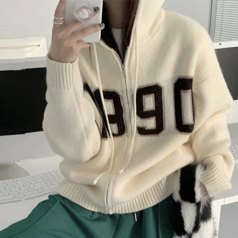 フード付き ニットカーディガン 秋冬服 ジップアップ ニットアウター レディース カレッジロゴ 長袖 中厚手ニット羽織 着やせフーデッドカーデ 韓国 カジュアル 84MEIRJ-003