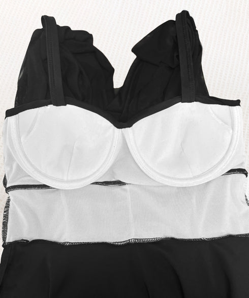 バックシャンワンピース水着 体型カバー Vネックバスト盛れる水着ショートパンツ付き ショルダーリボン水着セット背中開きフレアワンピ 露出控えめスイムウェア着やせ 84YIQUN-003