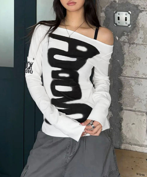 英字ロゴTシャツ オフショルダートップス 前後2way肩出しtシャツ長袖 レディース イラストtシャツ ブラッシュプリントトップス韓国風 ストリートガーリーY2K 84YYXC-001