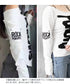 英字ロゴTシャツ オフショルダートップス 前後2way肩出しtシャツ長袖 レディース イラストtシャツ ブラッシュプリントトップス韓国風 ストリートガーリーY2K 84YYXC-001
