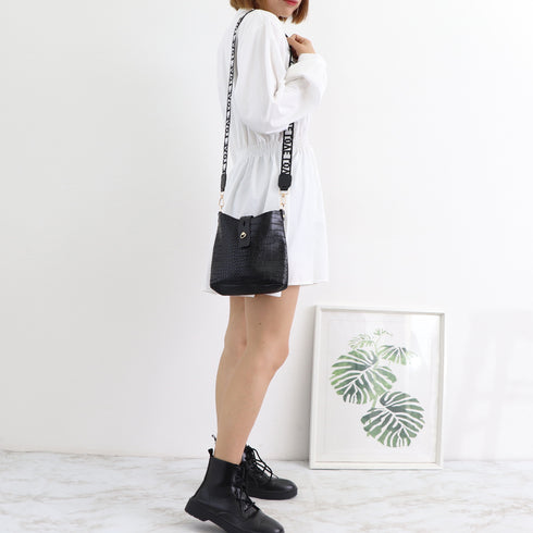 ミニショルダーバッグ クロコ型押し 春夏 韓国風 ミニバッグ レディース 大人可愛い 斜め掛け かばん 小さめ おしゃれ 肩掛けカバン フェイクレザー プチプラ 84ZHAOK-001