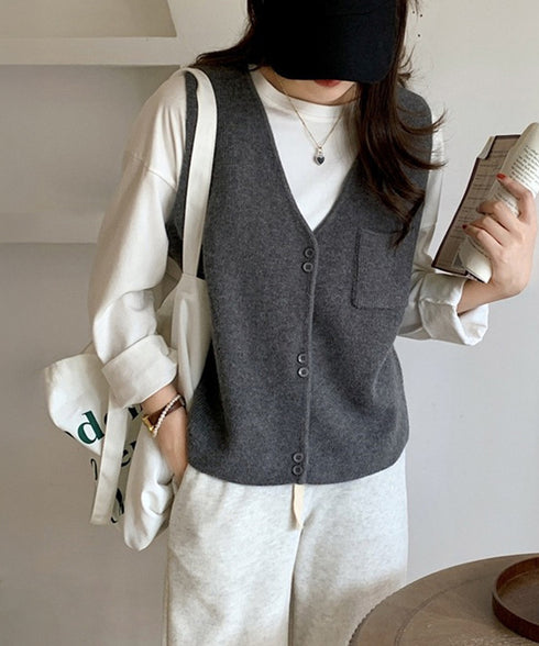 Vネックニットベスト ニットジレ 重ね着 レディース ニットトップス 前開き レイヤードベスト オフィスカジュアル お洒落 ノースリーブ 着やせ 20代30代 85YN-900603