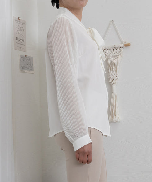 リボンタイブラウスプリーツシャツ 長袖 シフォンブラウス 無地 上品 オフィスブラウス 大人 シャツブラウス おしゃれ トップス OL 通勤 春コーデ 85YN-900585