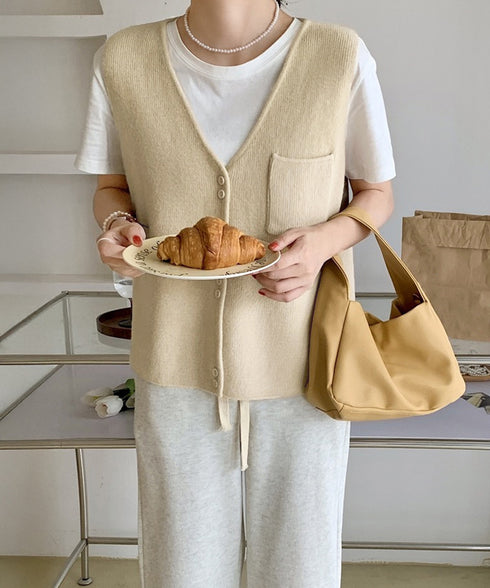 Vネックニットベスト ニットジレ 重ね着 レディース ニットトップス 前開き レイヤードベスト オフィスカジュアル お洒落 ノースリーブ 着やせ 20代30代 85YN-900603
