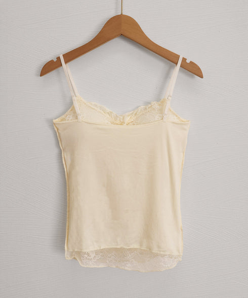 レースキャミソールパッド付きインナー夏服 レディース フロントリボンキャミ おしゃれブラトップ 着回し フェミニンブラキャミ 韓国風 肌見せインナートップス重ね着 85YN-900636