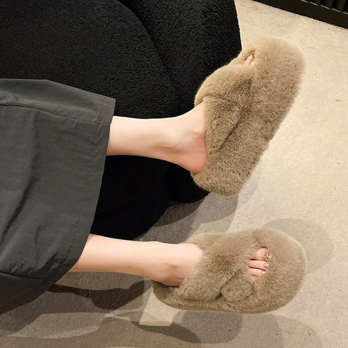 ファーサンダル 厚底 韓国ファースリッパ もこもこ あったか フラットシューズ 歩きやすい レディース フェイクファーサンダル ふわふわ ルームシューズ 疲れない 86JIANL-040