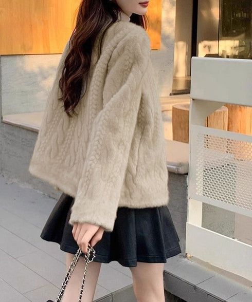 ノーカラーファージャケットゴールドボタン レディース ボアブルゾン フェミニン 上品中綿ジャケット ふわふわショートアウターもこもこ 高見え防寒アウターエレガント 86LKUSA-001