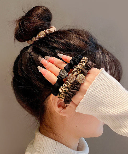 キラキラボール付きシュシュゴム4色セット 華やかなラインストーンボールシュシュ サテンヒョウ柄スリムヘアゴム まとめ髪アレンジ 大人可愛い 韓国風ヘアアクセサリー 86LQINWEN-001