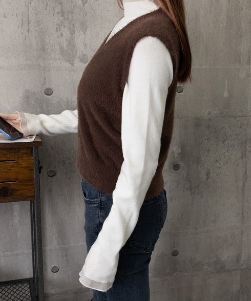 シャギーニットベストショート丈ニットジレ レディース フェイクファーニットベスト Vネック ノースリーブニットトップス 大人可愛い重ね着ニット無地 韓国風春秋冬服 86LYANYAN-001