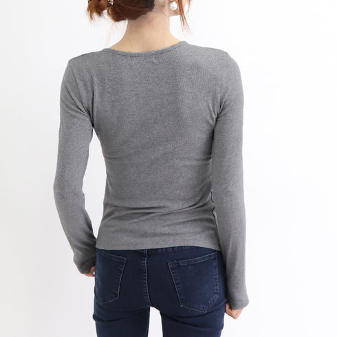 ネックレス風 Tシャツ レディース 長袖 オシャレ チェーン飾り付き カットソー シンプル 無地 トップス オルチャン 着やせインナートップス セクシー 86XANYT-026