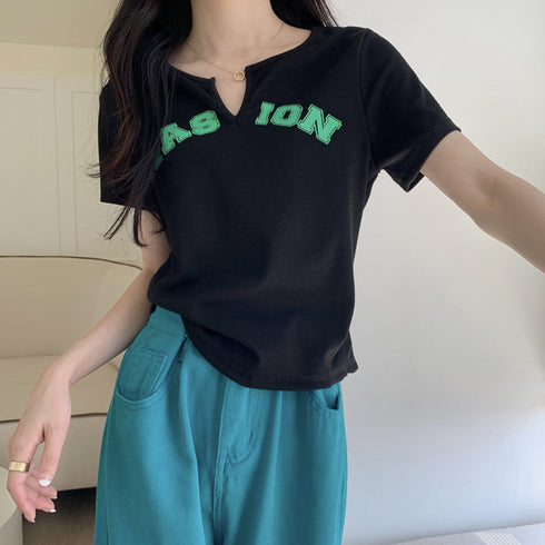 サマー ニットtシャツ レディース 韓国 Vネックトップス 半袖 カットソー ロゴt ショート丈 薄手 ニットトップス夏服 かわいい Tシャツ おしゃれ お洒落 86XANYT-052