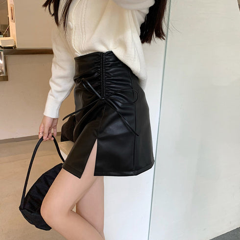 レザータイトスカートスリットミニスカート レディース ギャザー ハイウエスト 台形スカート 美脚脚長 韓国 フェイクレザースカート 黒 ミニ丈 ボトムス 着やせ 86XANYT-065