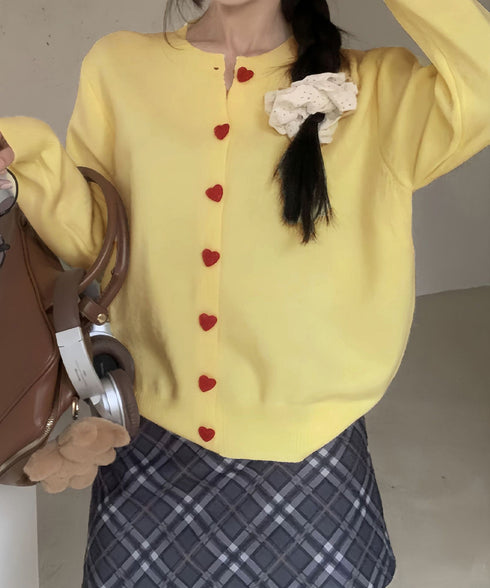 ハートボタンニットカーディガン秋冬韓国風 おしゃれニットトップス レディース きれいめカジュアル 長袖 大人可愛いセーターシンプル 洗えるニット クルーネック秋服 87HUANYI-002