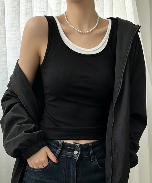 重ね着風リブタンクトップ一体型カップ付き フェイクレイヤードトップス レディース 配色パイピングインナー 韓国風 スポーティーY2K 大人可愛いUネック無地タンク 87JINJIA-001