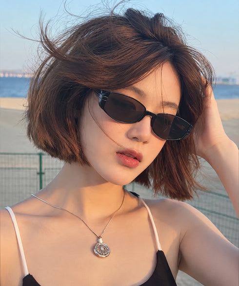ナロースクエアサングラス伊達メガネ韓国風 メタルフレームサングラス 細身クリアレンズメガネ 大人モードアイウェア レトロ ギークシック黒縁メガネ 小顔見え軽量眼鏡 87PENGLAI-001
